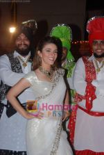 Raageshwari at the Wedding to promote Band Baaja aur Baarat in Taj Land_s End on 4th Dec 2010 (17).JPG